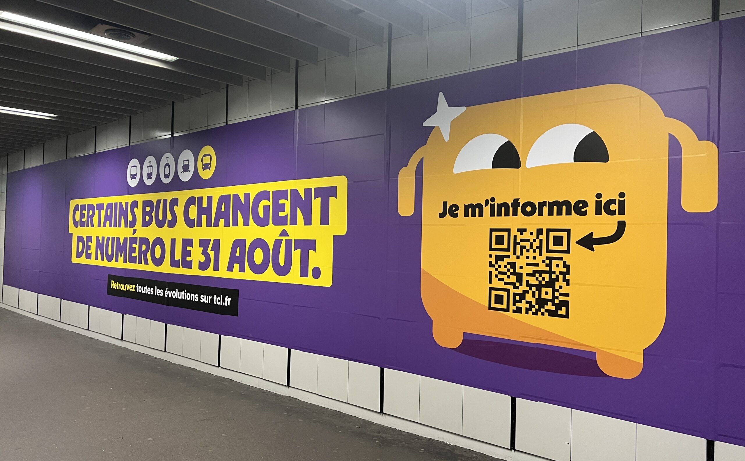 Affichage dans le métro de Lyon - Réseau TCL