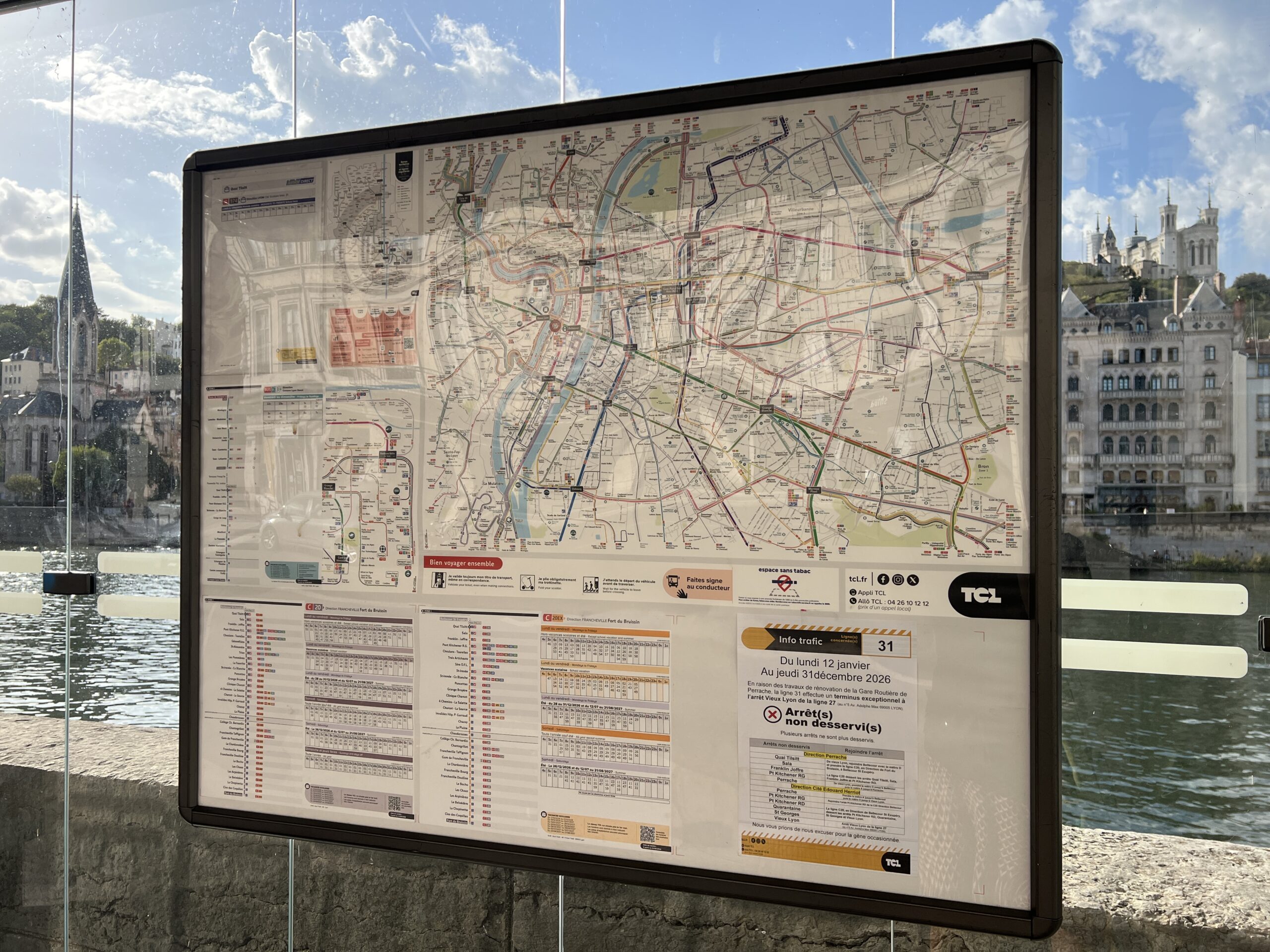 kit-information-voyageur-abribus-tcl-unifie-lyon