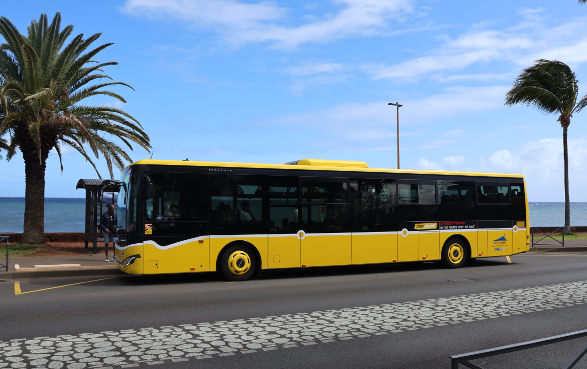 bus-car-jaune-la-reunion